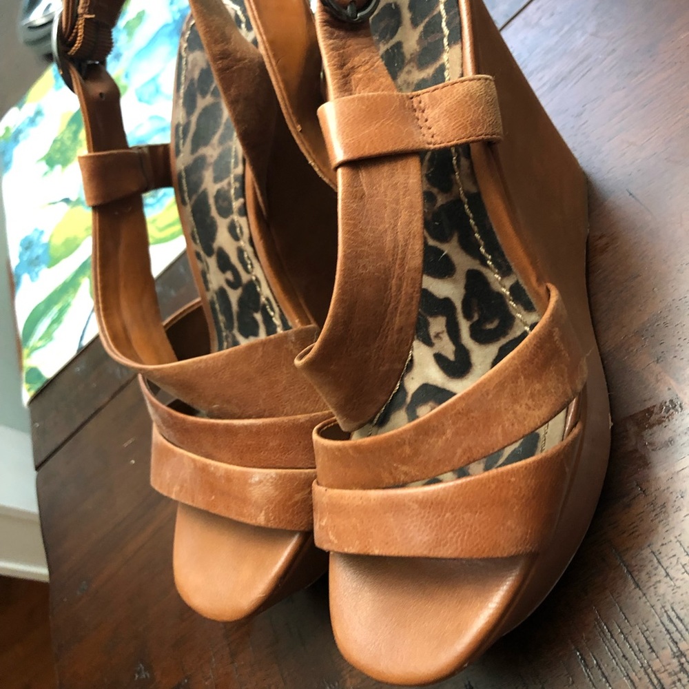 Jessica Simpson distressed wedge